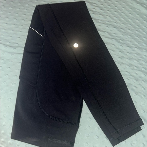 Lululemon Athletica Yoga Black Leggings - Picture 5 of 6